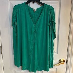 Avenue short sleeve top size 18/20 in green